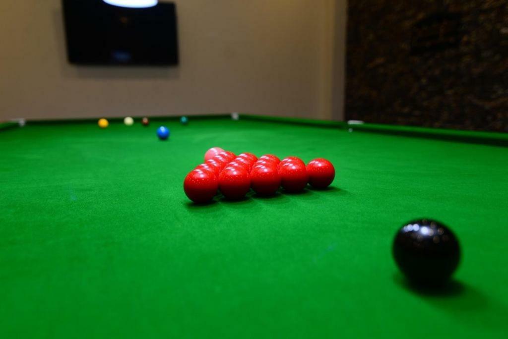 Circle Club Faisalabad Hotel Bagian luar foto
