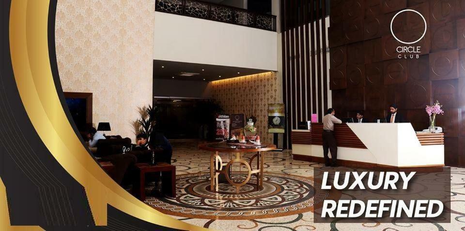 Circle Club Faisalabad Hotel Bagian luar foto